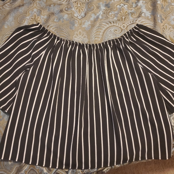 Off the shoulder black and white striped top - Picture 5 of 5